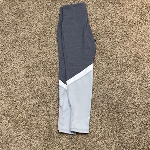 Old Navy Elevate leggings with zipper detail.  Size Medium.